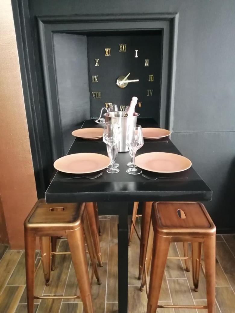 Appartement Avec Balneo Et Sauna Privatif - Le Rose Cuivre Troyes Luaran gambar