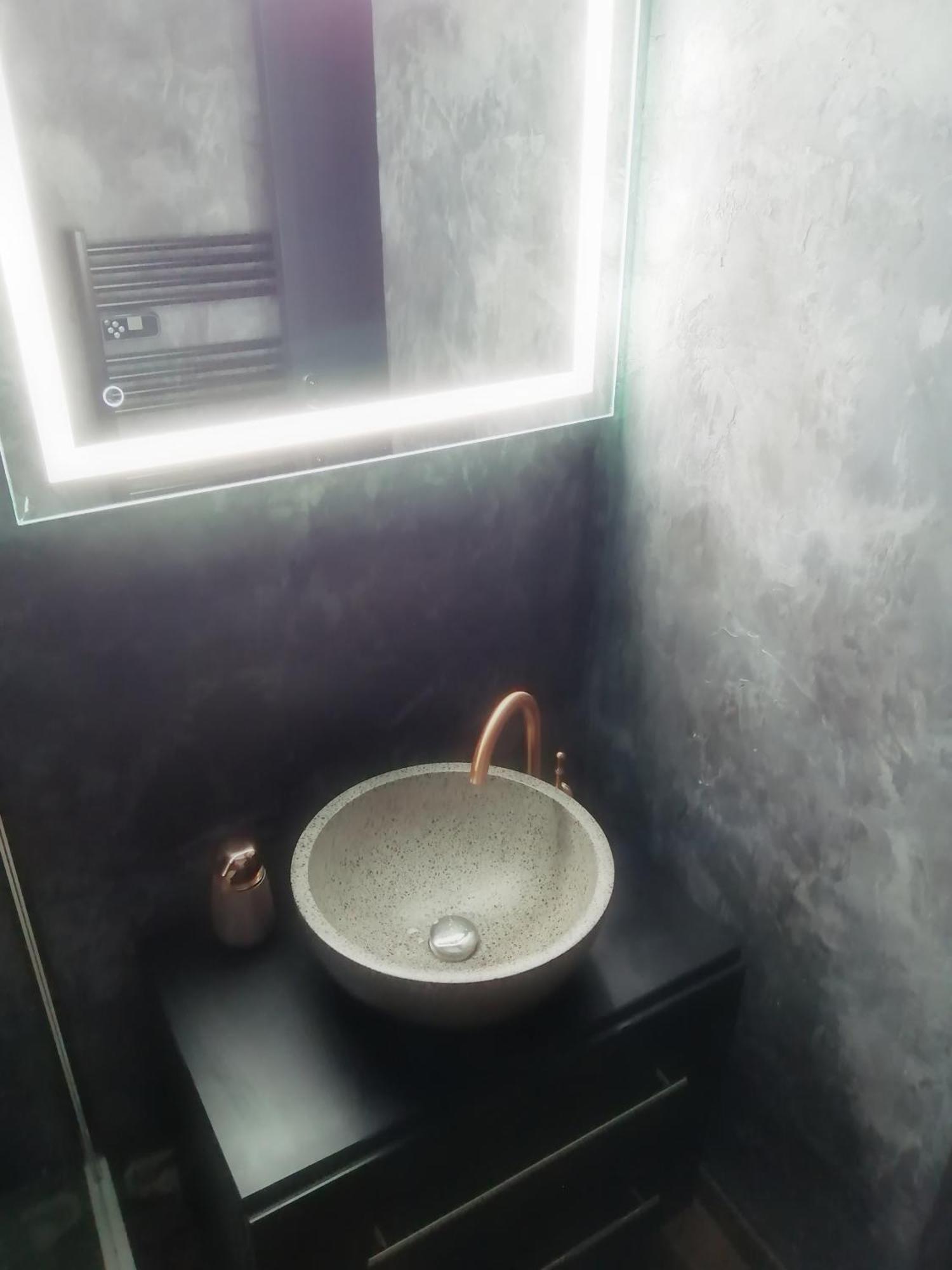 Appartement Avec Balneo Et Sauna Privatif - Le Rose Cuivre Troyes Luaran gambar